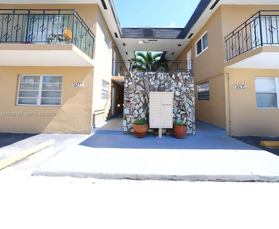 16117 NE 19th Ct 14, North Miami Beach, FL 33162