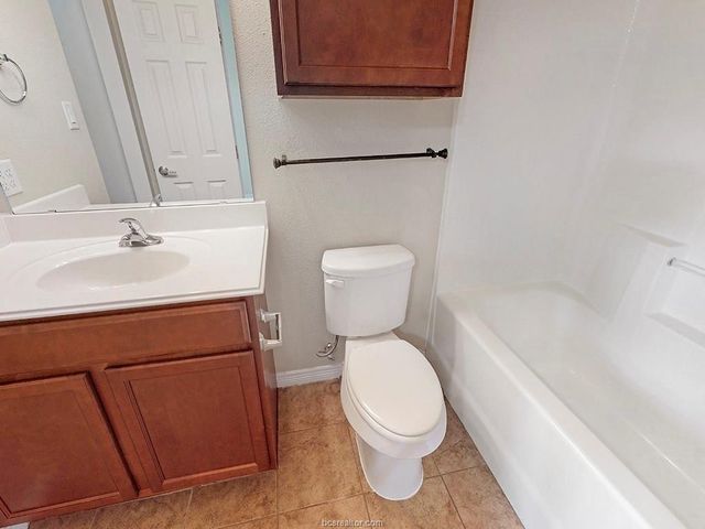 1198 Jones Butler Road 2607, College Station, TX 77840