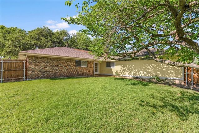 2301 Claridge Circle, Plano, TX 75075