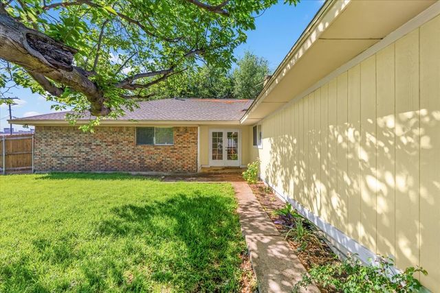 2301 Claridge Circle, Plano, TX 75075