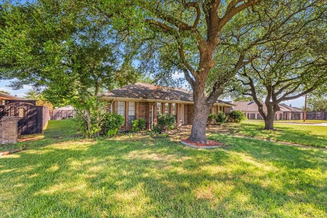 2301 Claridge Circle, Plano, TX 75075