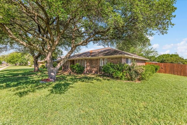 2301 Claridge Circle, Plano, TX 75075