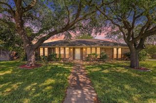 2301 Claridge Circle, Plano, TX 75075