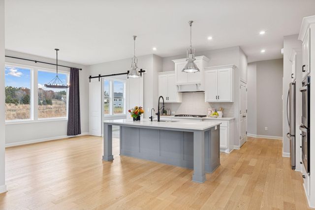 25 Summit Farm Lane, Gem Lake, MN 55110