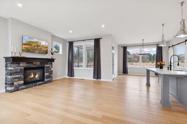 25 Summit Farm Lane, Gem Lake, MN 55110