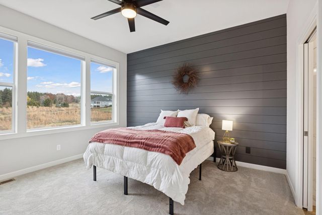 25 Summit Farm Lane, Gem Lake, MN 55110