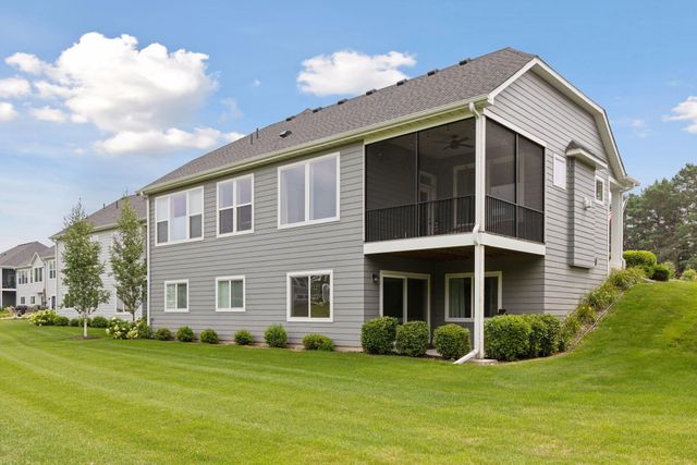 25 Summit Farm Lane, Gem Lake, MN 55110