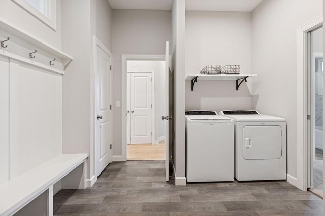 25 Summit Farm Lane, Gem Lake, MN 55110