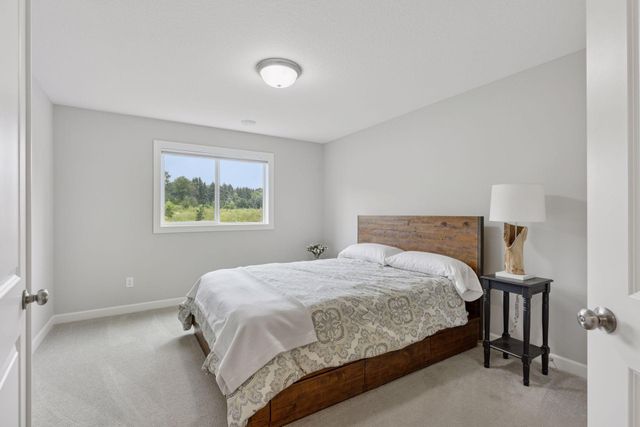 25 Summit Farm Lane, Gem Lake, MN 55110