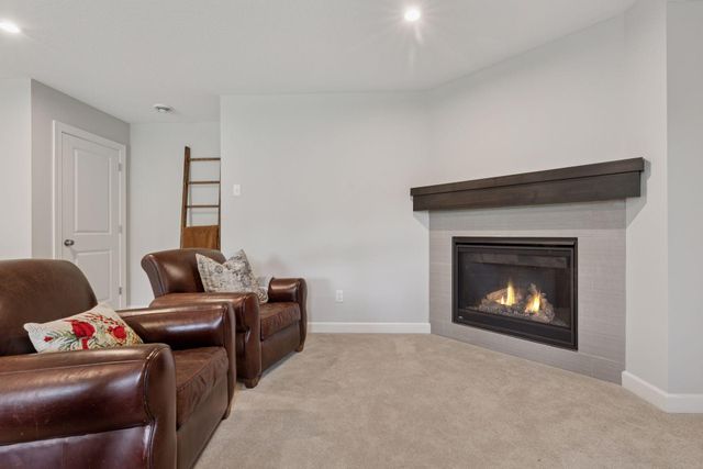 25 Summit Farm Lane, Gem Lake, MN 55110