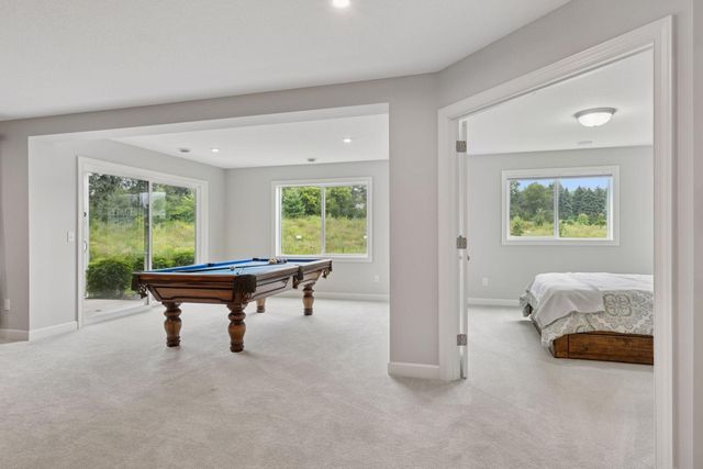 25 Summit Farm Lane, Gem Lake, MN 55110