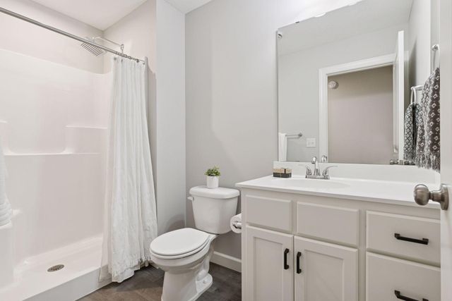 25 Summit Farm Lane, Gem Lake, MN 55110