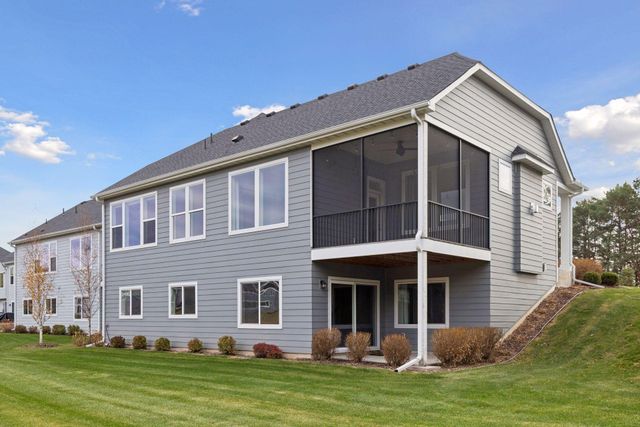 25 Summit Farm Lane, Gem Lake, MN 55110