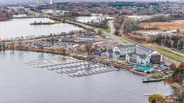 25 Summit Farm Lane, Gem Lake, MN 55110