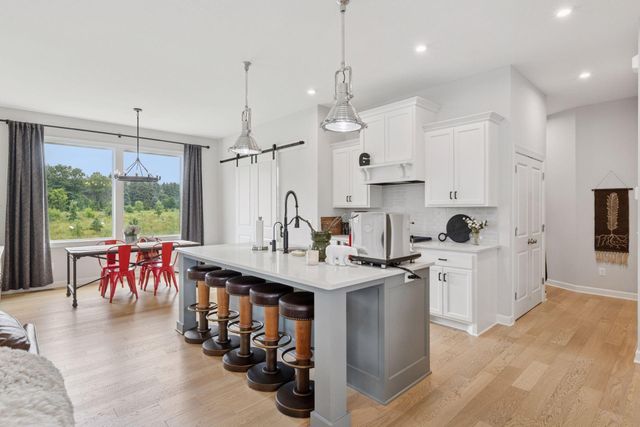 25 Summit Farm Lane, Gem Lake, MN 55110