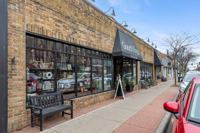 25 Summit Farm Lane, Gem Lake, MN 55110