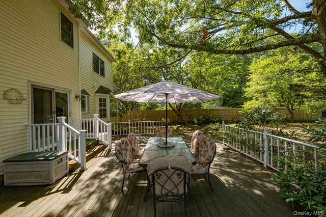 4 Fable Road, Saint James, NY 11780