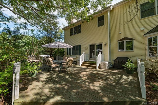 4 Fable Road, Saint James, NY 11780
