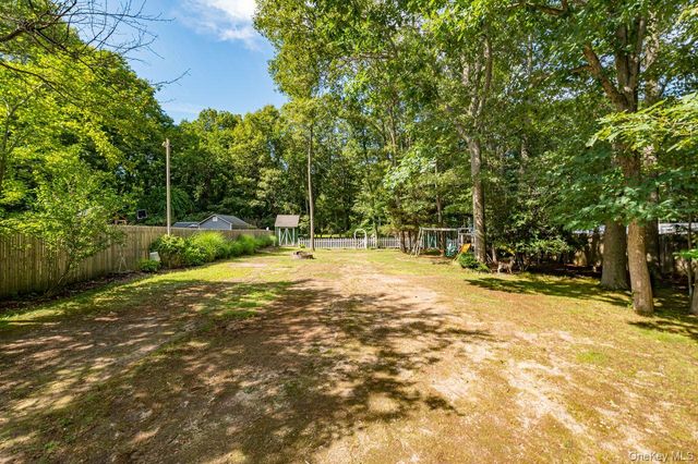 4 Fable Road, Saint James, NY 11780