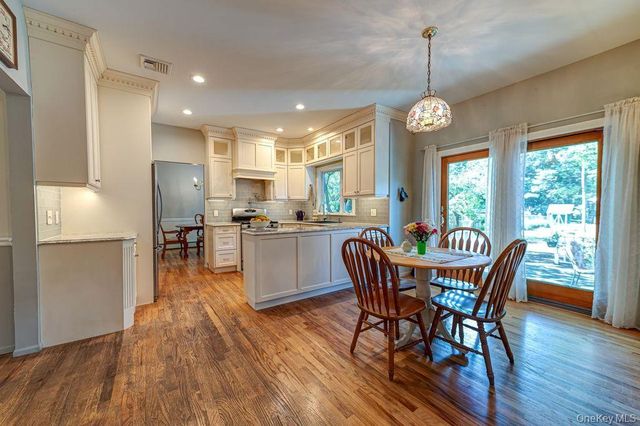 4 Fable Road, Saint James, NY 11780