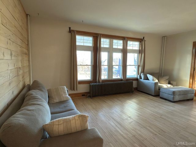 118 S Fifth Street, Crystal Falls, MI 49920