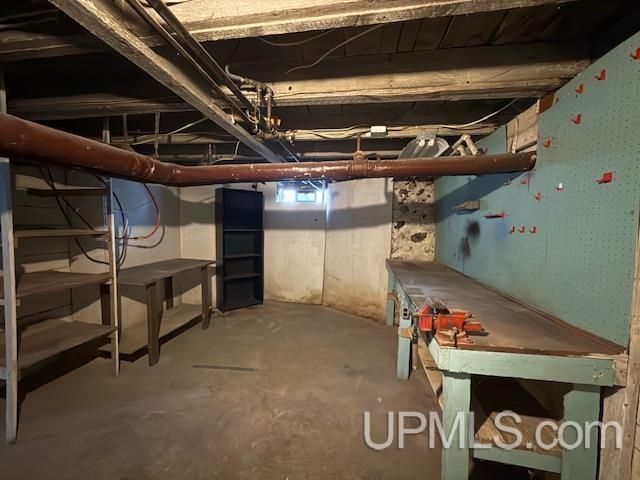 118 S Fifth Street, Crystal Falls, MI 49920