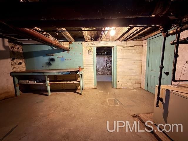 118 S Fifth Street, Crystal Falls, MI 49920