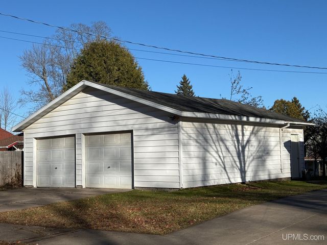 118 S Fifth Street, Crystal Falls, MI 49920