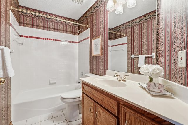 18131 Judicial Way S, Lakeville, MN 55044