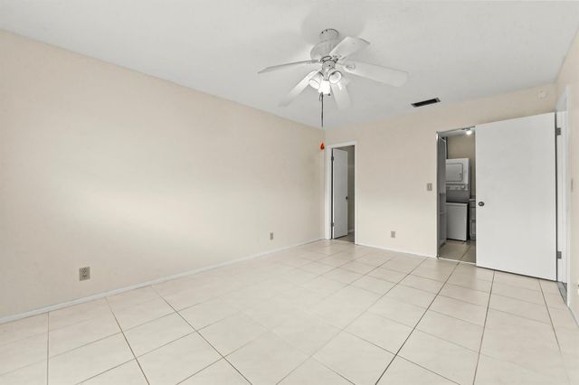 109 Lake Barbara Drive, West Palm Beach, FL 33411