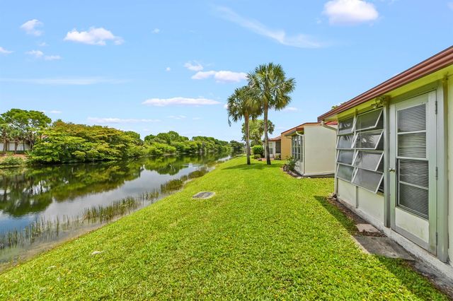 109 Lake Barbara Drive, West Palm Beach, FL 33411