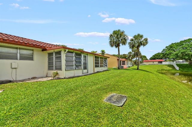 109 Lake Barbara Drive, West Palm Beach, FL 33411