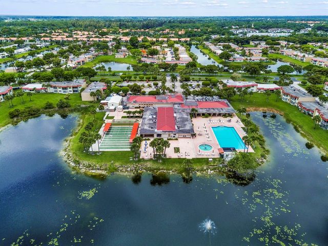 109 Lake Barbara Drive, West Palm Beach, FL 33411