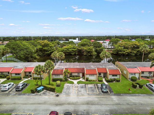 109 Lake Barbara Drive, West Palm Beach, FL 33411