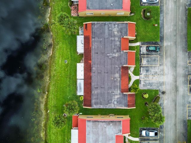 109 Lake Barbara Drive, West Palm Beach, FL 33411