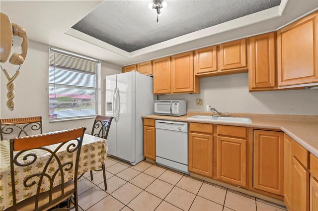 109 Lake Barbara Drive, West Palm Beach, FL 33411
