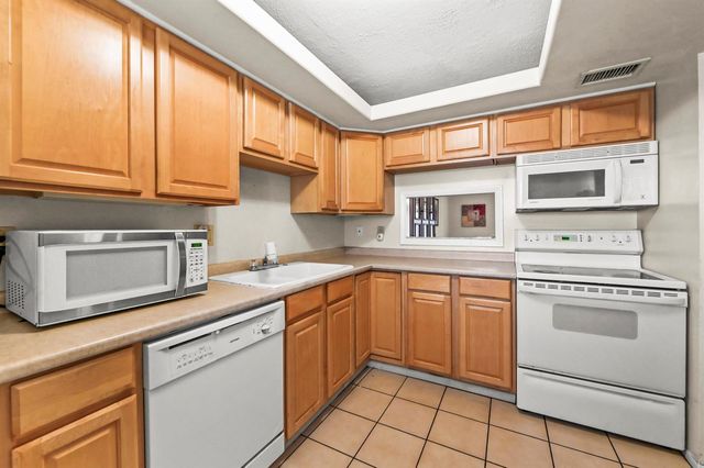 109 Lake Barbara Drive, West Palm Beach, FL 33411