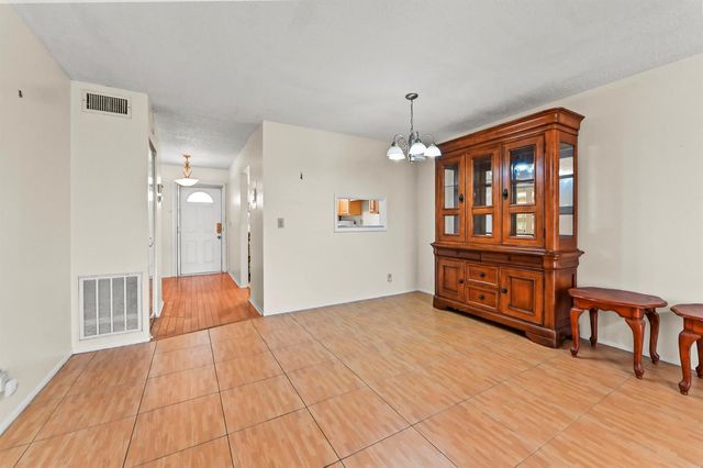109 Lake Barbara Drive, West Palm Beach, FL 33411
