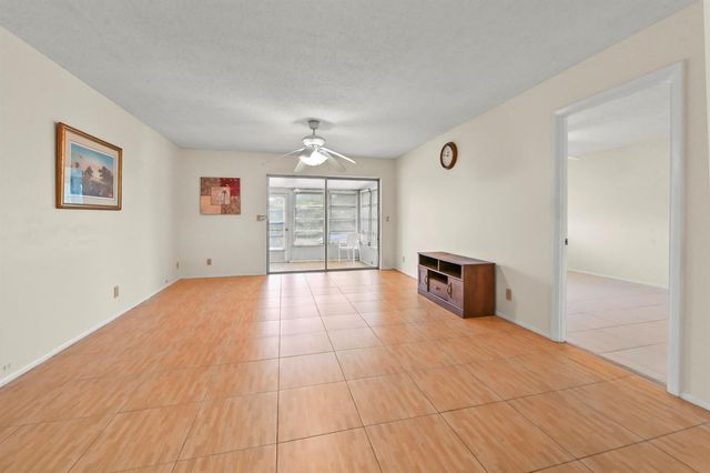 109 Lake Barbara Drive, West Palm Beach, FL 33411