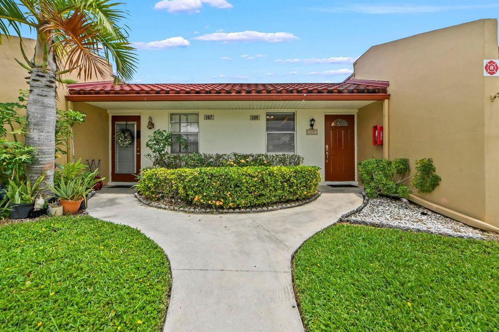109 Lake Barbara Drive, West Palm Beach, FL 33411