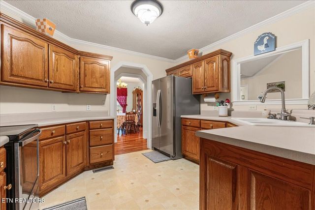 105 County Road 7130, Athens, TN 37303