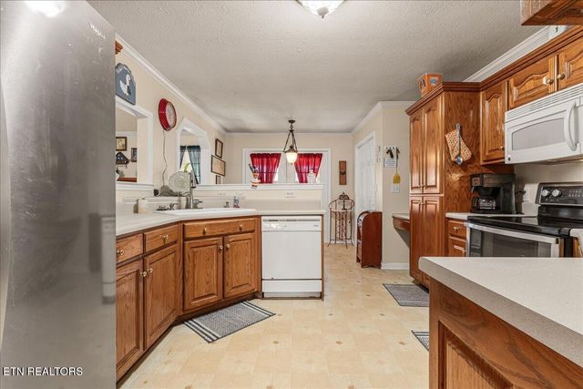 105 County Road 7130, Athens, TN 37303