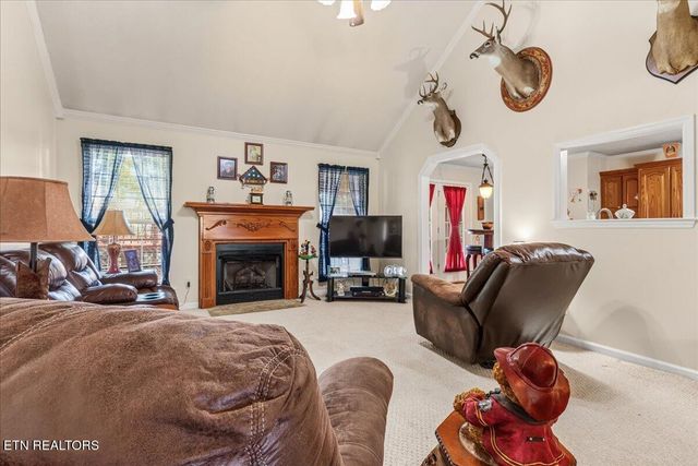 105 County Road 7130, Athens, TN 37303