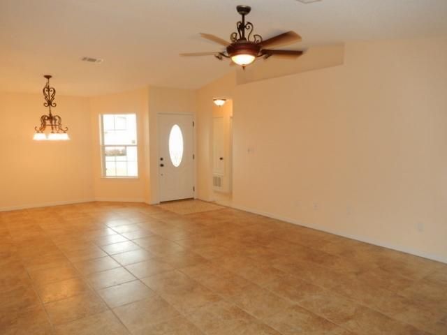 9 Stowe Road, Mary Esther, FL 32569