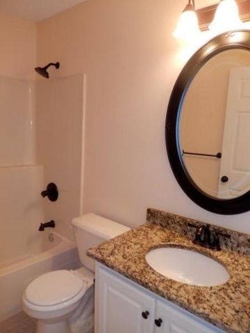 9 Stowe Road, Mary Esther, FL 32569