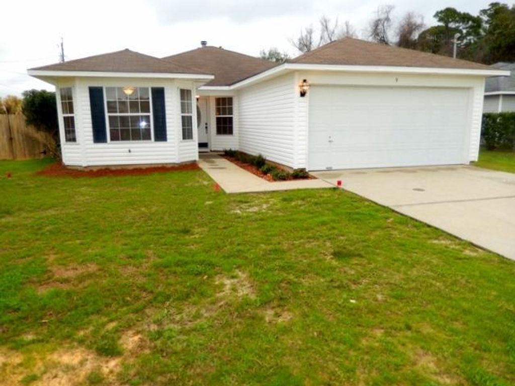 9 Stowe Road, Mary Esther, FL 32569