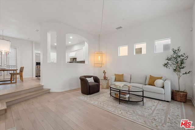 5743 Dawn, Playa Vista, CA 90094