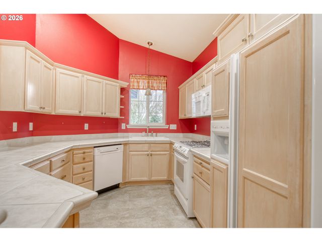 34827 WESTBORO Way, St Helens, OR 97051