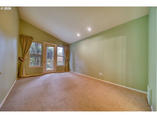 34827 WESTBORO Way, St Helens, OR 97051