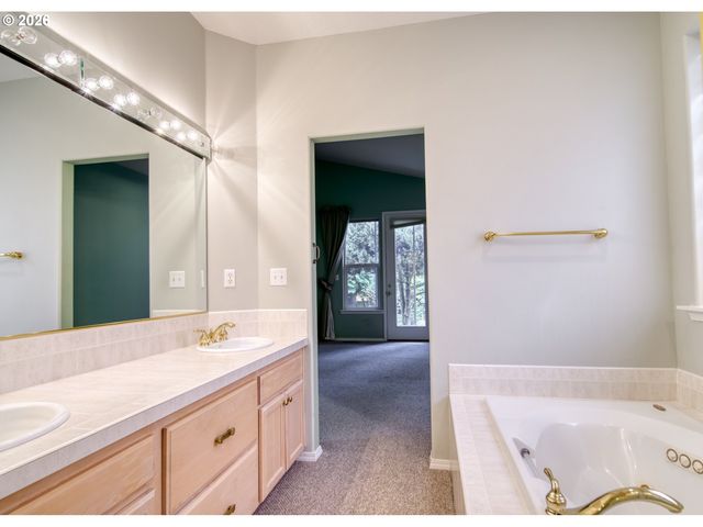 34827 WESTBORO Way, St Helens, OR 97051